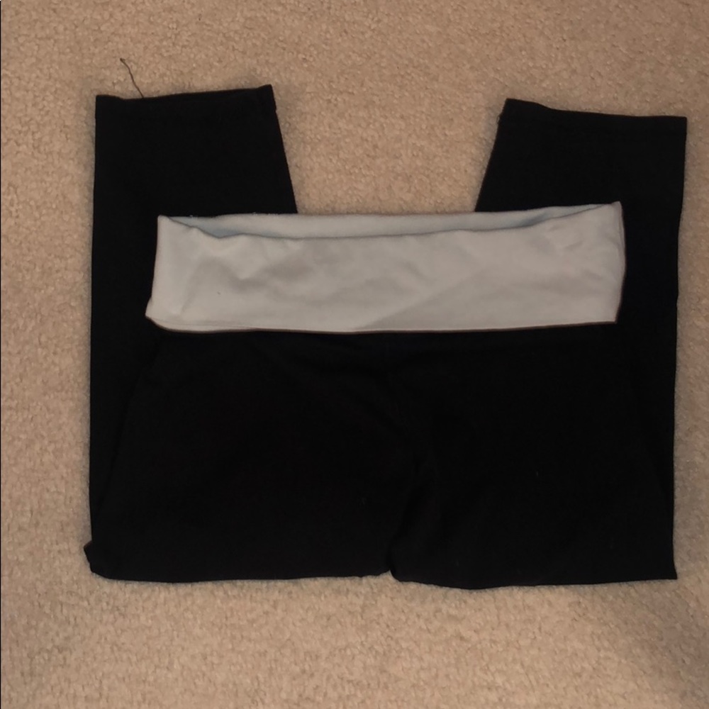 Victoria’s Secret Capri Yoga Pants